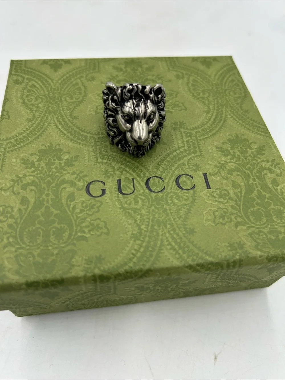 Gucci lion head